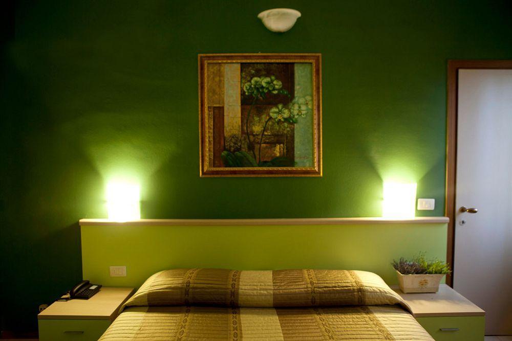 Hotel San Marco เรจโจเอมิเลีย ภายนอก รูปภาพ